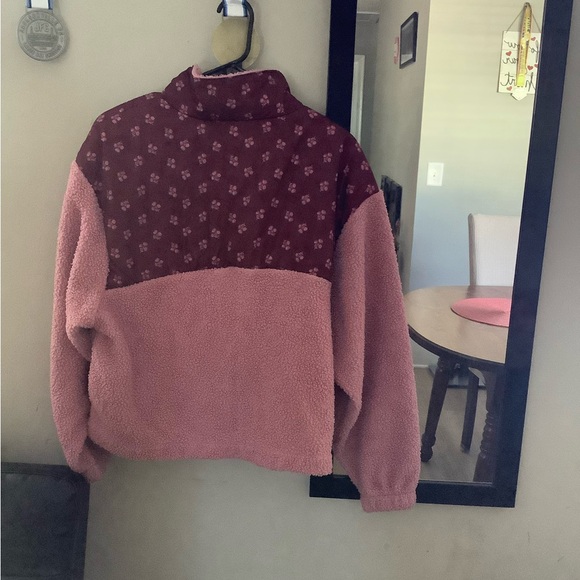 Universal Thread - Picture 2 of 2